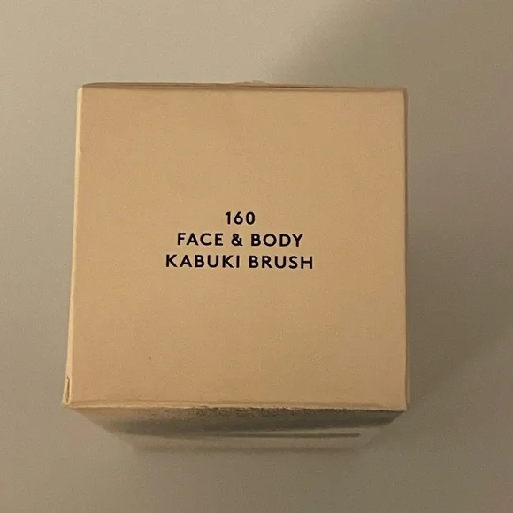 FENTY BEAUTY by Rihanna Face & Body Kabuki Brush 160 - Picture 2 of 4